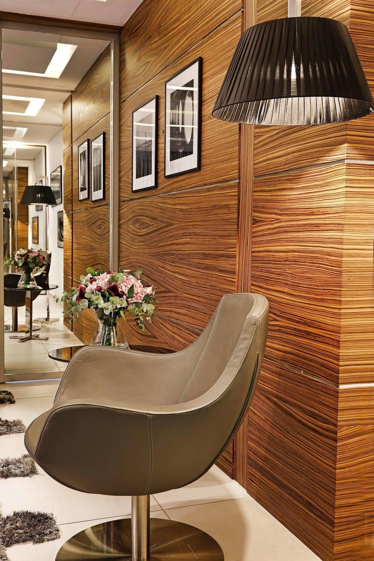 Hotel Warwick Stone 55