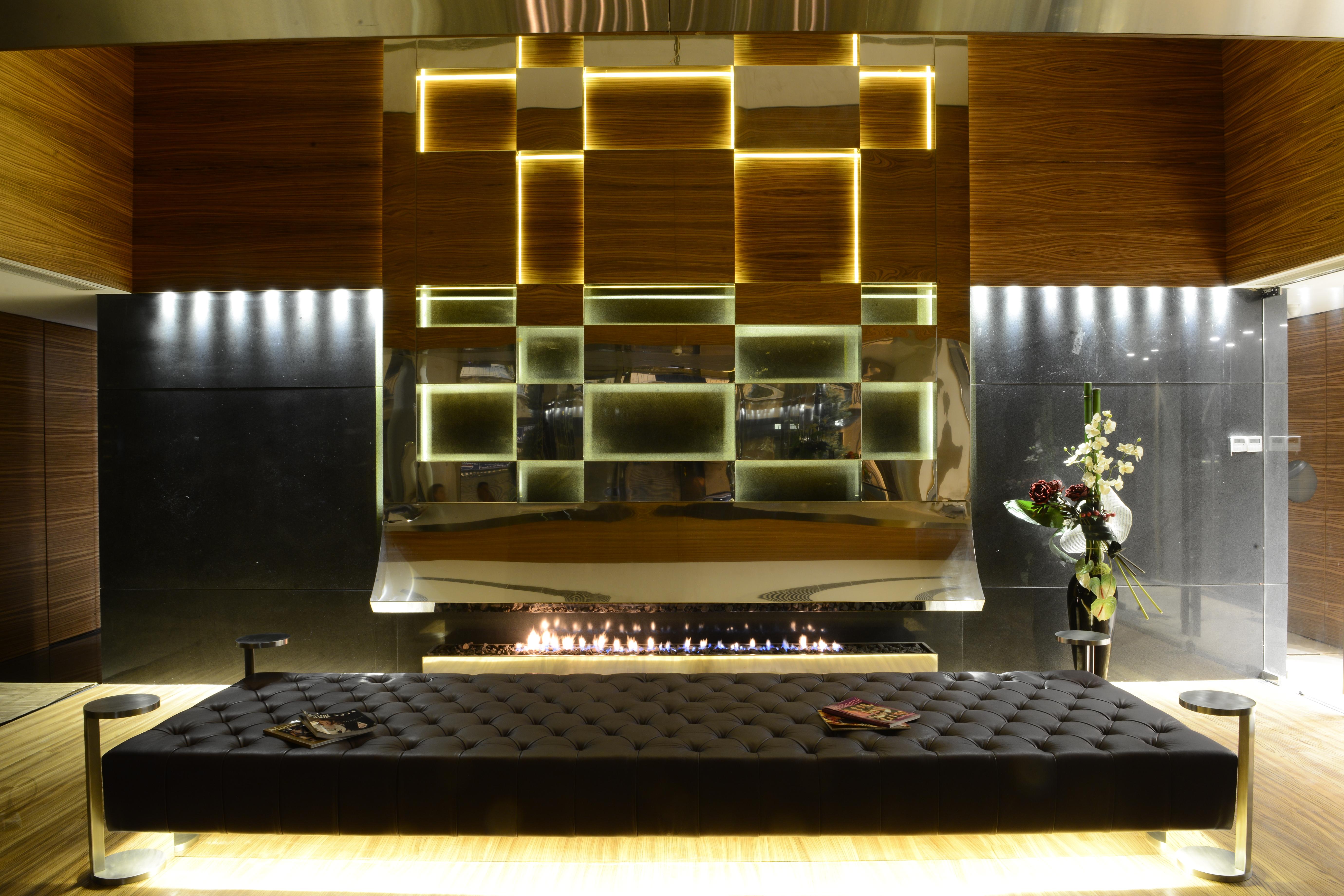 Warwick Stone 55 Hotel