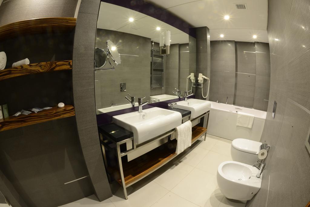 Hotel Warwick Stone 55 Beirut