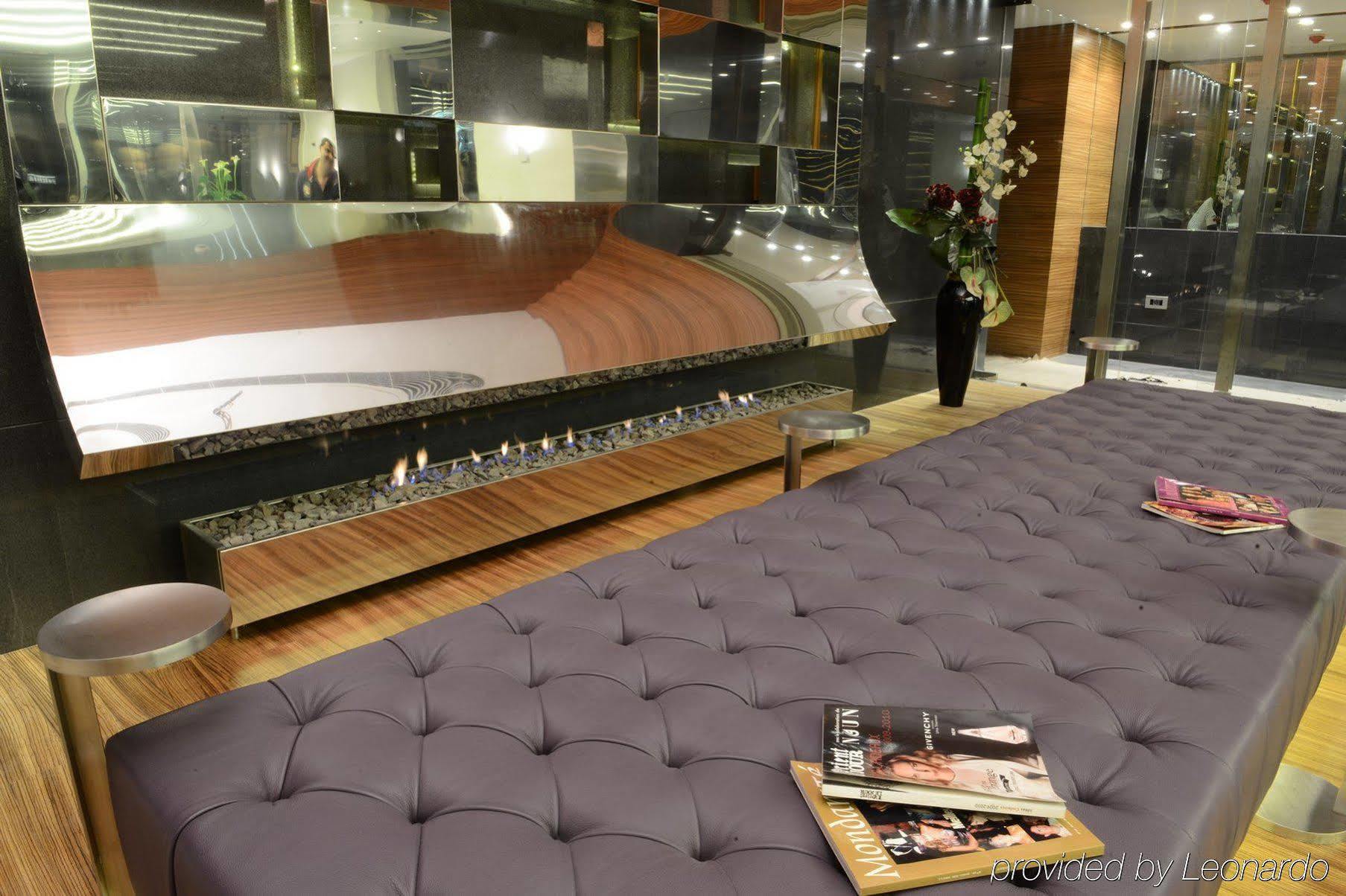 Warwick Stone 55 Hotel