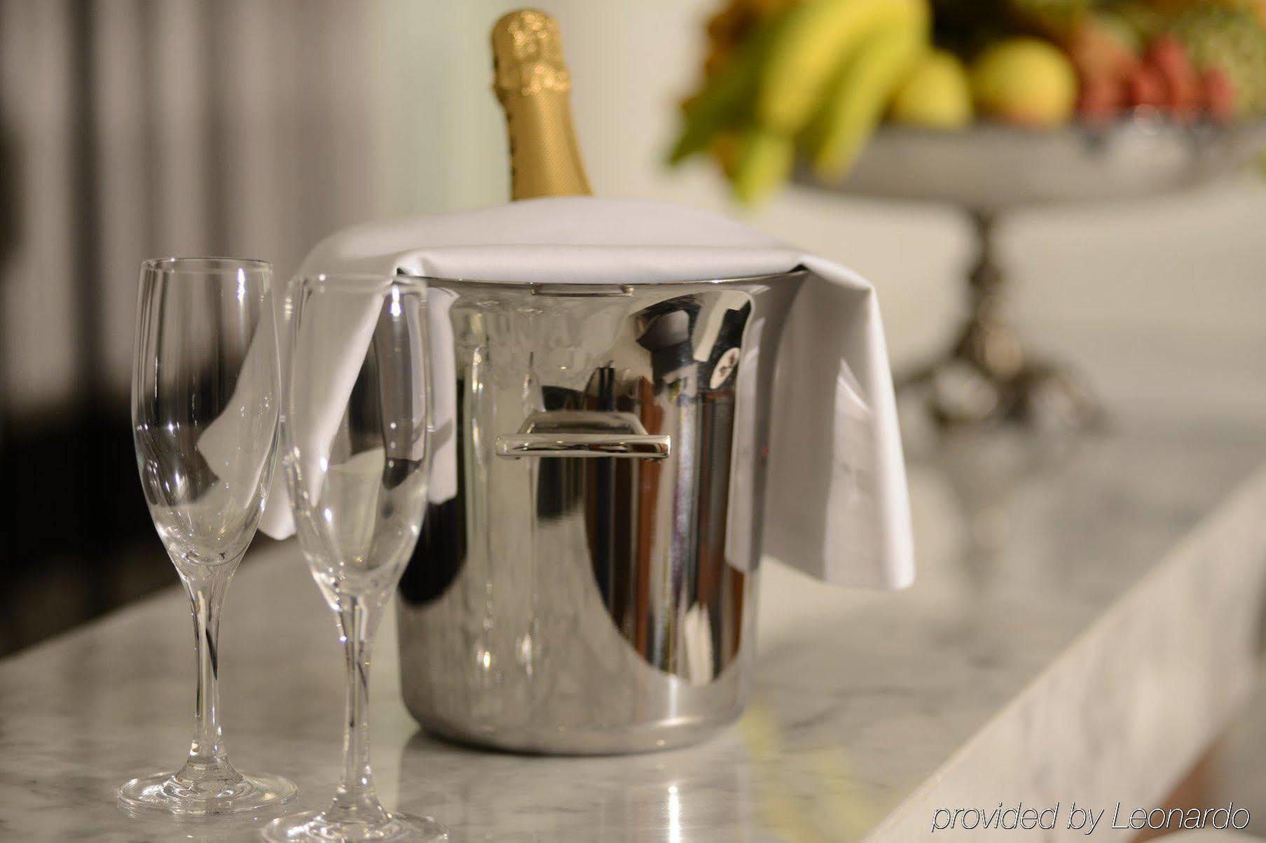 Hotel Warwick Stone 55 4*